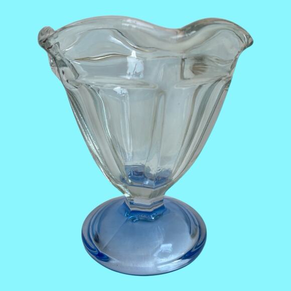Vtg Unusual Anchor Hocking 4” Tulip Ice Cream Cups Set Of 6 Clear Cup Blue Base - Picture 10 of 13